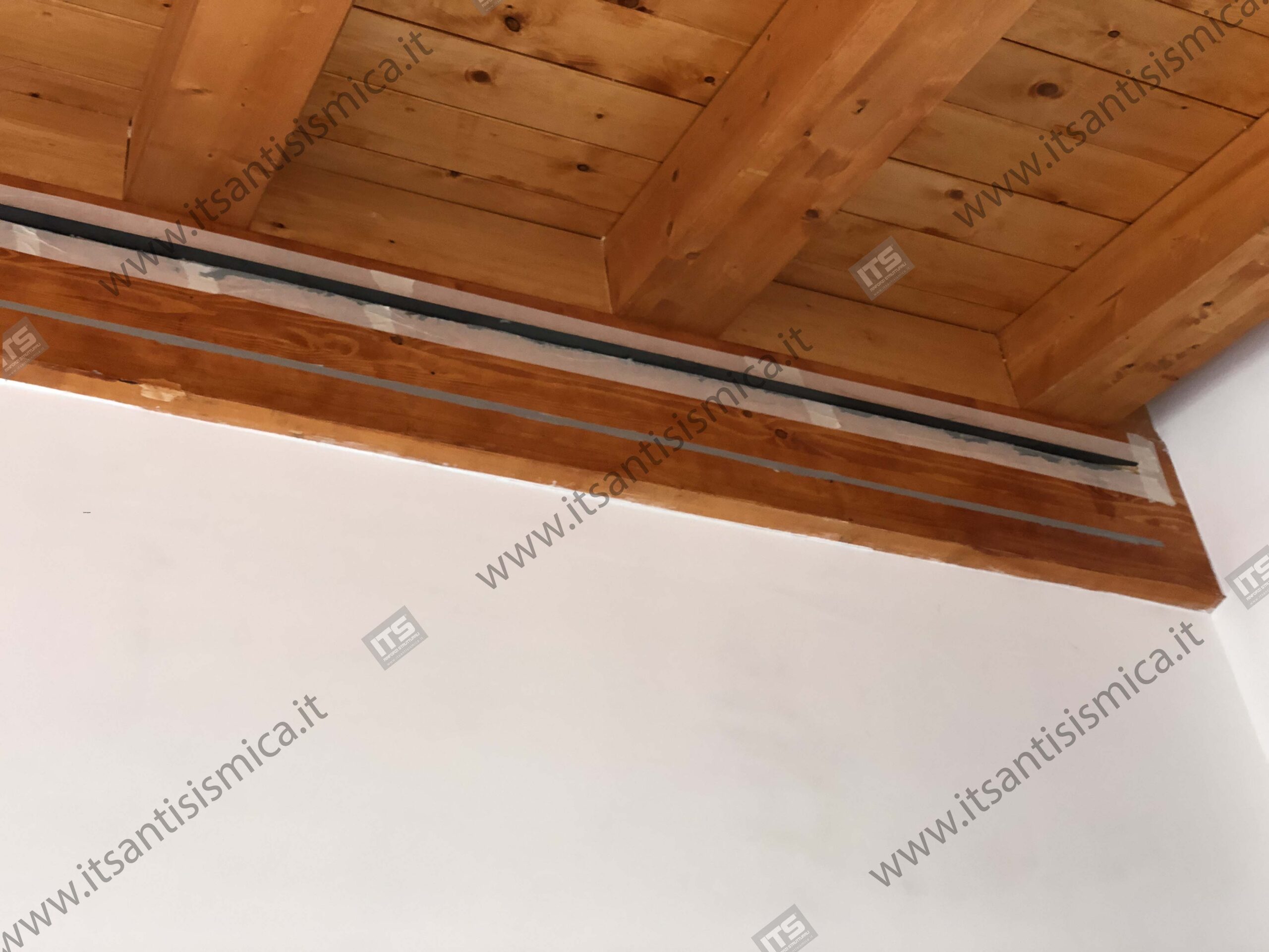 Consolidamento trave in legno a Subiaco — Subiaco (RM) — fotografia di cantiere 12